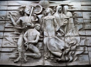 Characters from an epic poem by Oybek in the station named after the Uzbek poet