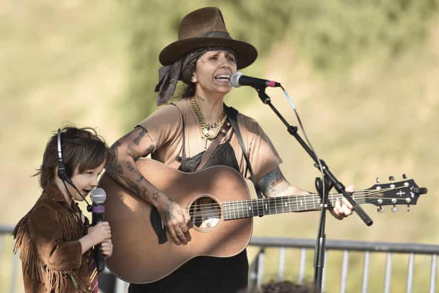 Megahit … Perry and her son Rhodes perform What’s? Up during Rock ‘N’ Relief in Los Angeles in March 2021.
