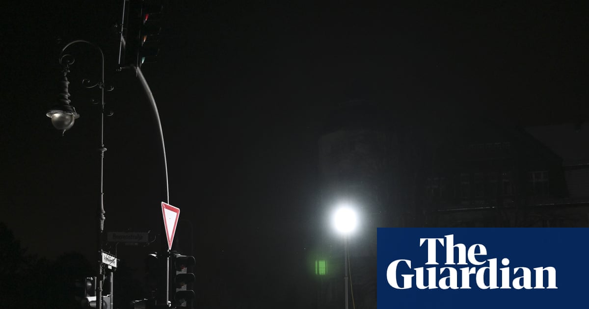 Berlin mayor faces calls to resign after playing tennis during city blackout