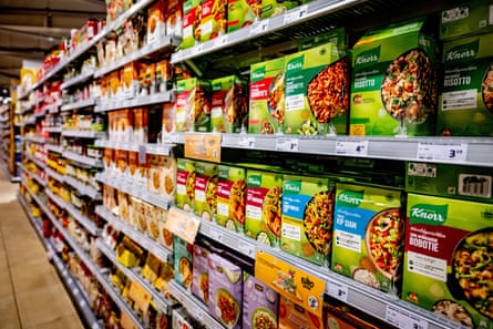 Supermarket shelves with Knorr products on them