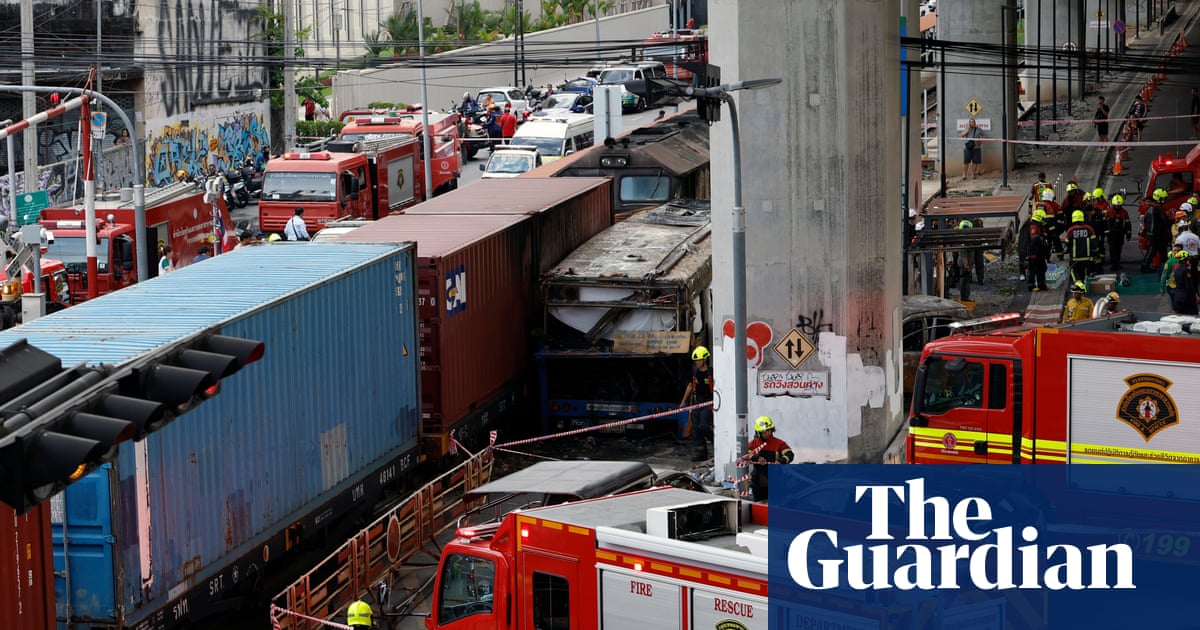 At least eight people killed in Bangkok rail crossing collision At least eight people killed in Bangkok rail crossing collision