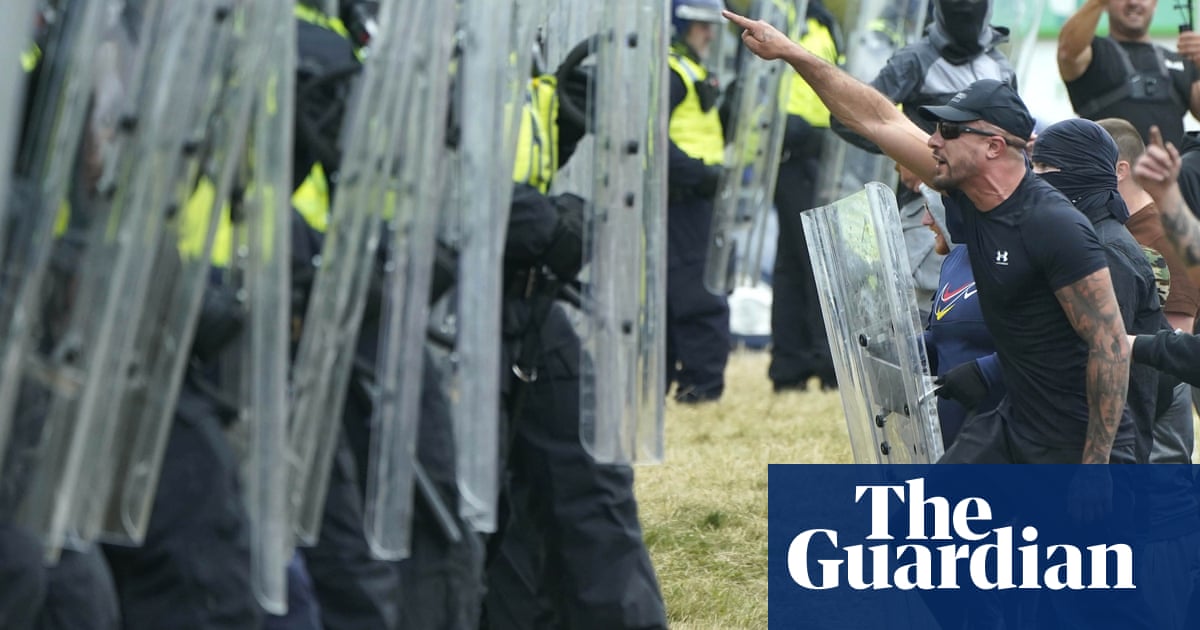 Police missed clues about dangers of far right before summer riots in England Police missed clues about dangers of far right before summer riots in England