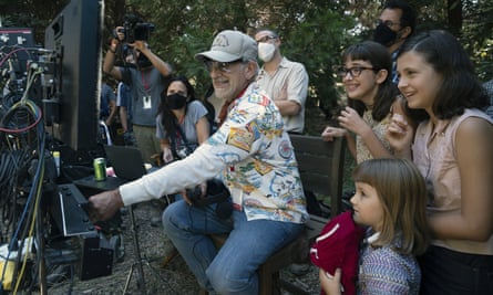 Steven Spielberg sur le tournage des Fabelman.
