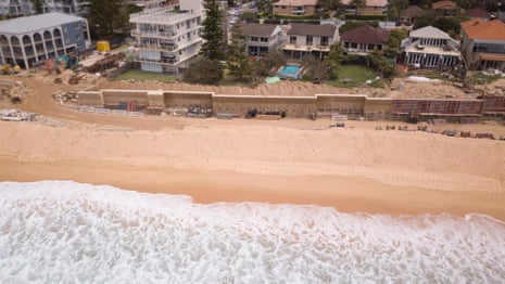 The 1.3km wall dividing a Sydney beach community - video