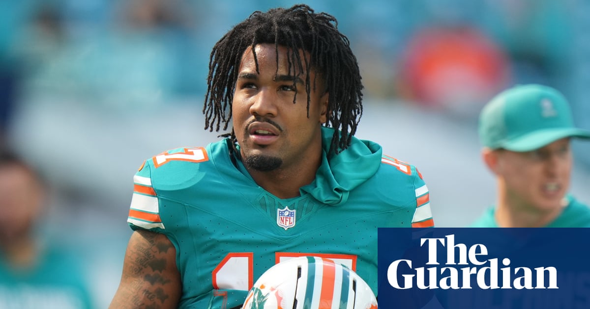 Broncos reportedly send first-round pick to Dolphins in return for receiver Waddle