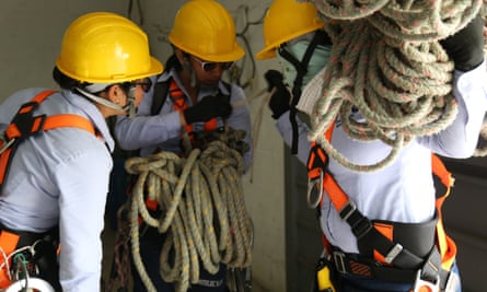 The women learn about knots.