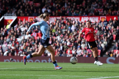 केर्स्टिन कैस्पारी स्कोर