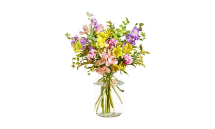 Bloom & Wild The Anna bouquet