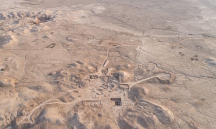 Discovery of 4,500-year-old palace in Iraq may hold key to ancient civilisation
