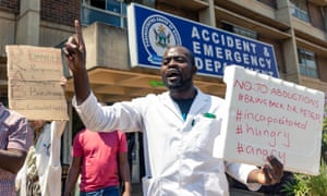 Doctors protest outside Parirenyatwa hospital in Harare