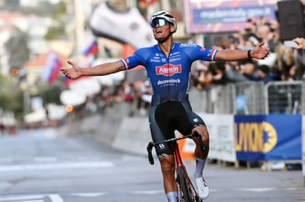 OPO 10 - Set van 2 figuren van de Tour de France 2023 wielrenners - Compatibel met SOLIDO 1/18 - TDF12-13 OPO 10 - Set van 2 figuren van de Tour de France 2023 wielrenners - Compatibel met SOLIDO 1/18 - TDF12-13