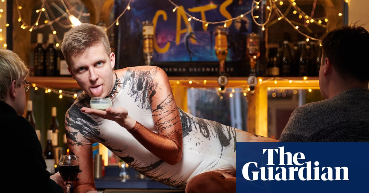 'Rum Tum Tugger is the sexiest': one-man Cats show claws through film flop