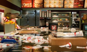 Superflex'in kısa filmi Flooded McDonald's'ın bir görüntüsü.