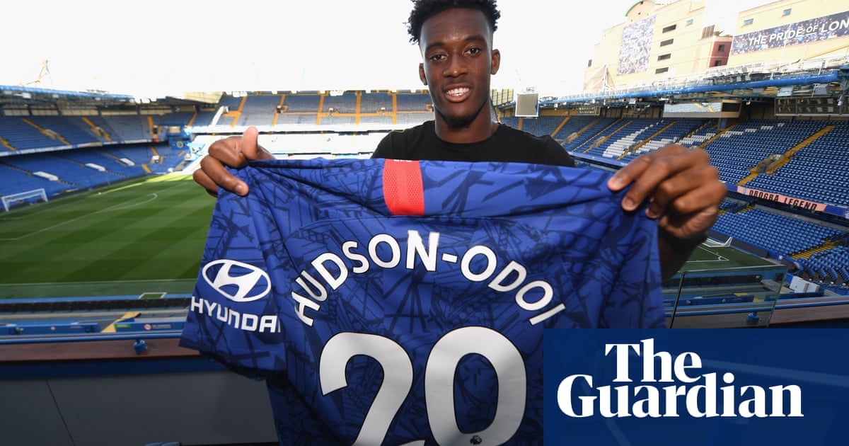 Callum Hudson Odoi Commits To Chelsea With New Five Year Contract