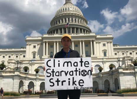  Giovanni Tamacas, who was experiencing fatigue, anxiety and dizziness one week into his hunger strike, protests at the US Capitol.