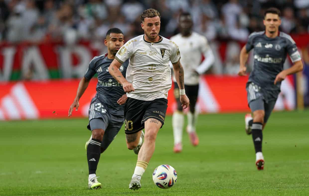 Sam Greenwood in action for Pogon Szczecin
