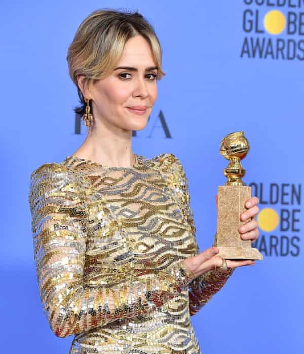 Sarah Paulson pose lors de la 74e cérémonie annuelle des Golden Globe Awards, 2017