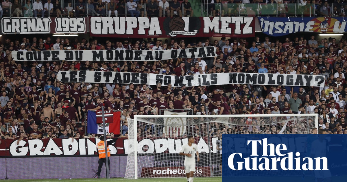 PSG match at Metz temporarily halted after fans hold up homophobic banners