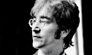 John Lennon fue asesinado a tiros el 8 de diciembre de 1980 en la ciudad de Nueva York.