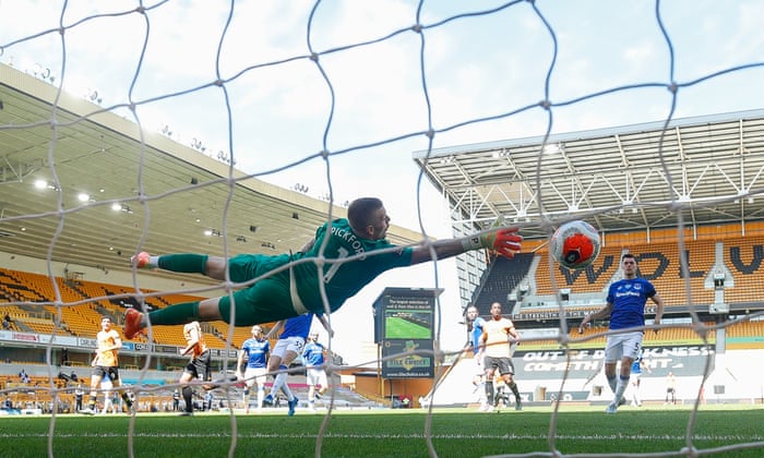 Raul Jimenez Boosts Wolves European Hopes And Sinks Sorry Everton Premier League The Guardian