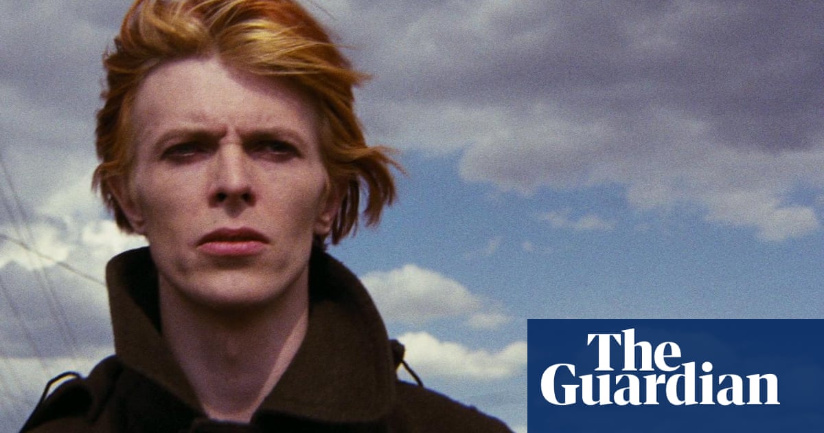 The Man Who Fell to Earth watch David Bowie's extraterrestrial turn exclusive video Film The Man Who Fell to Earth watch David Bowie's extraterrestrial turn exclusive video Film