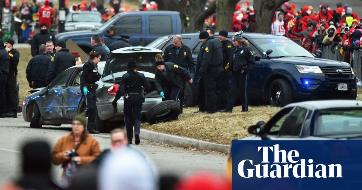 Dramatic police chase gatecrashes Chiefs Super Bowl victory parade