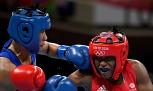 Caroline Dubois (red)