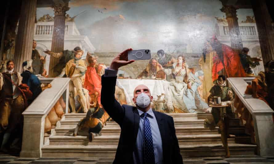 A gallerygoer takes a selfie at Moscow's Pushkin Museum.  The oligarch Alisher Usmanov facilitated Tate's loan of 112 works by JMW Turner to the Pushkin.