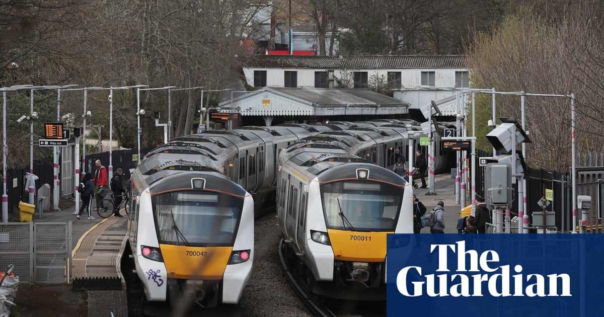 Trainline shares tumble amid warnings over expansion of London contactless zone
