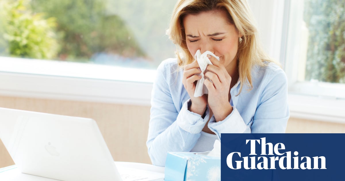 Return of the common cold: infections surge in UK as autumn arrives