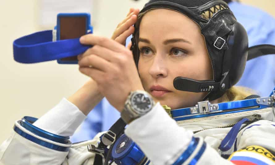 قبل مغادرته ، فحص بيريسيلد نفسه.