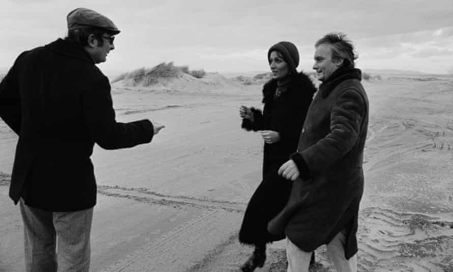 Bouquet on the set of Juste Avant la Nuit with Claude Chabrol and Stéphane Audran.