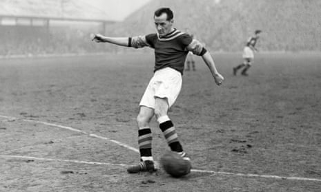 Jackie Sewell playing for Aston Villa against Blackpool in January 1956.