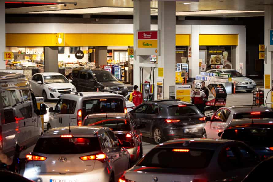 Long queues at a petrol station in Istanbul, Turkey, last month.