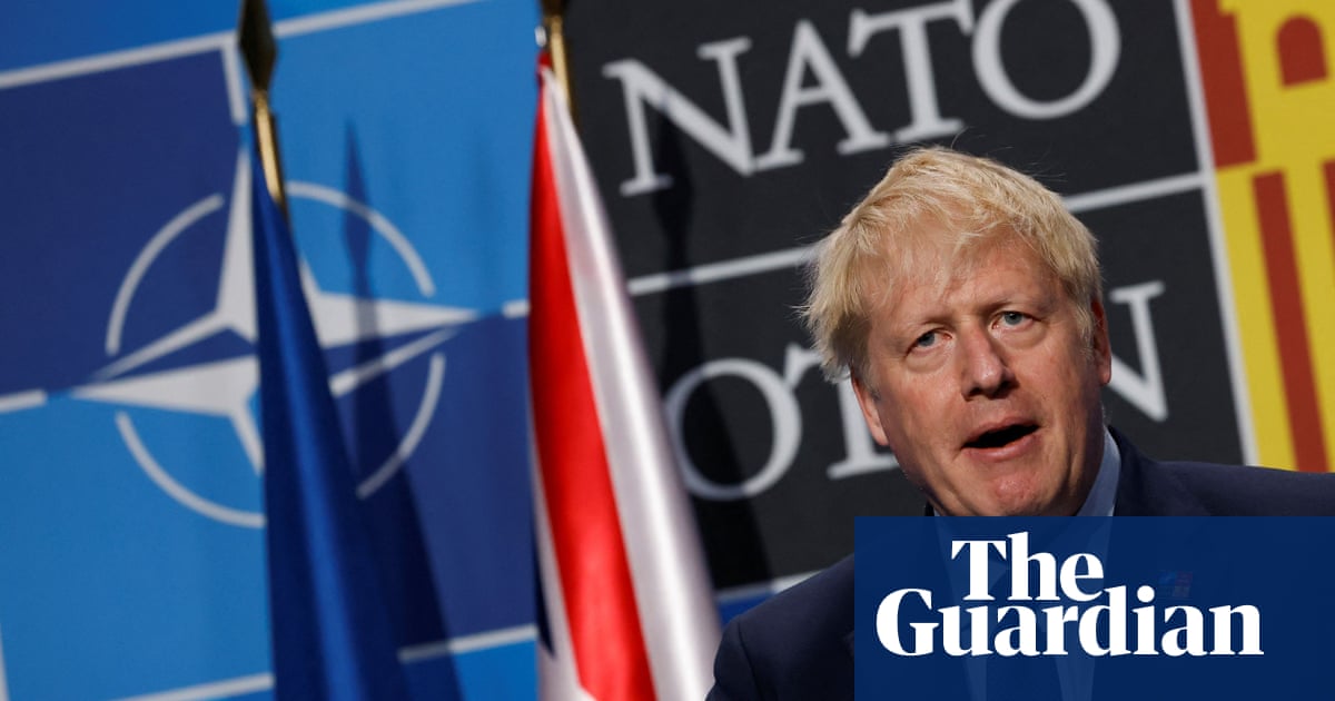 Boris Johnson says defence spending will rise to 2.5% del PIB, after cabinet row