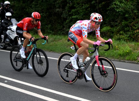 Laurent Pichon and Neilson Powless make the first breakaway of stage 3.