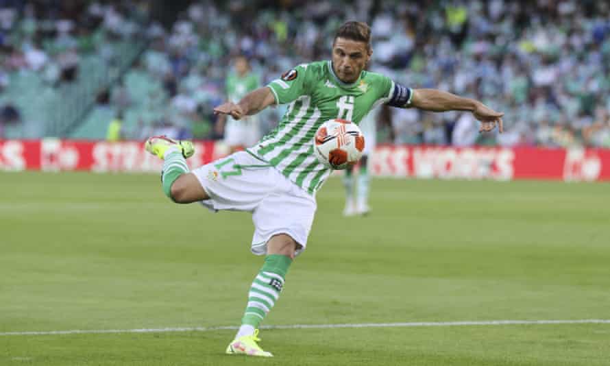 Joaquín playing for Real Betis.