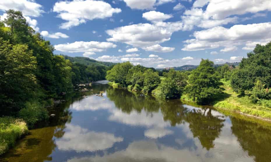 The River Wye looking upstream from Boughrood Bridge