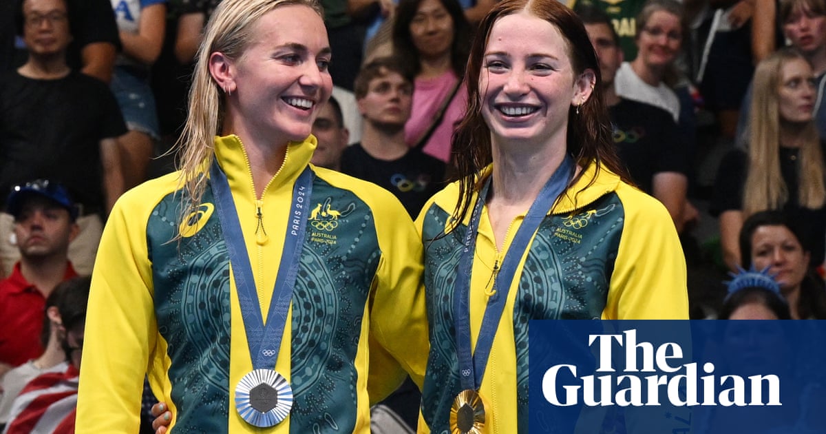 Mollie O'Callaghan Wins Gold in 200m Freestyle