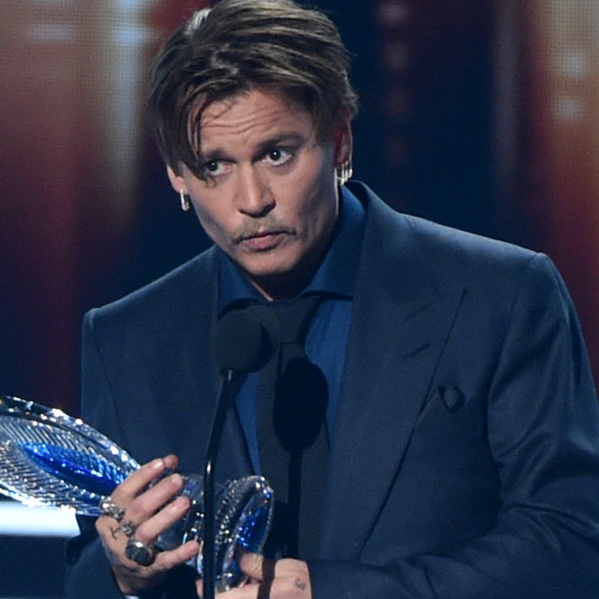 Johnny Depp Thanks Fans For Trust At People S Choice Awards Johnny Depp The Guardian