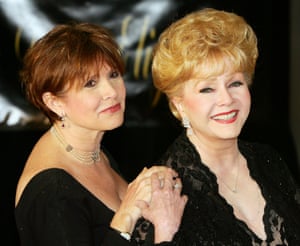 With her mother Debbie Reynolds in 2007