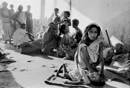 A mother and malnourished child during the Bangladesh war, 1971