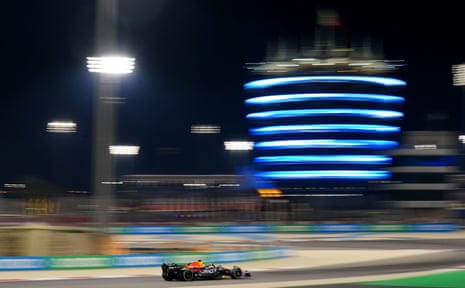 Verstappen memimpin.