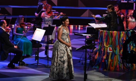 Rule, Britannia! lyrics sung at Last Night of the Proms after BBC U-turn | Proms 2020 | The Guardian