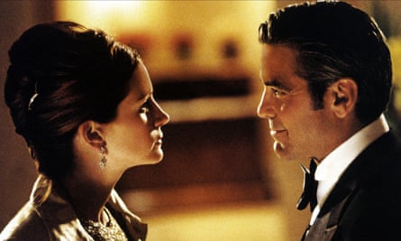 ‘Ode to cameraderie’ … Julia Roberts and George Clooney in Ocean’s Eleven.