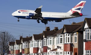 British Airways plane coming in to land at Heathrow