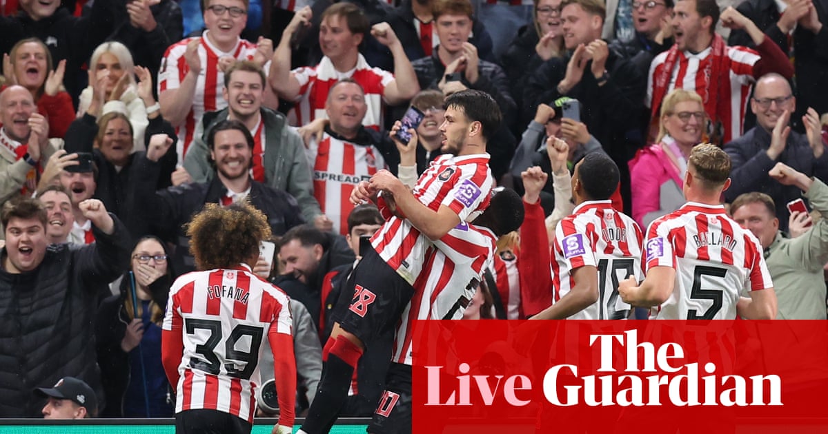 Sunderland 1-0 AZ, Milan 0-2 Benfica and more: Europa League clockwatch – live