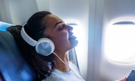 Not only do noise-cancelling headphones make travel calmer, they even make aeroplane food taste better.