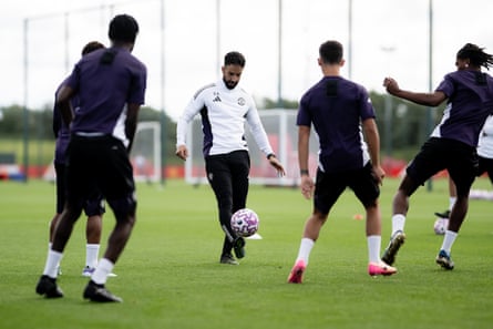Ruben Amorim, in training with his squad in Manchester.