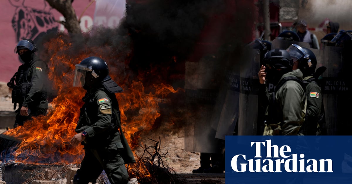 Supporters of Bolivian ex-president Evo Morales take about 20 squaddies hostage Supporters of Bolivian ex-president Evo Morales take about 20 squaddies hostage